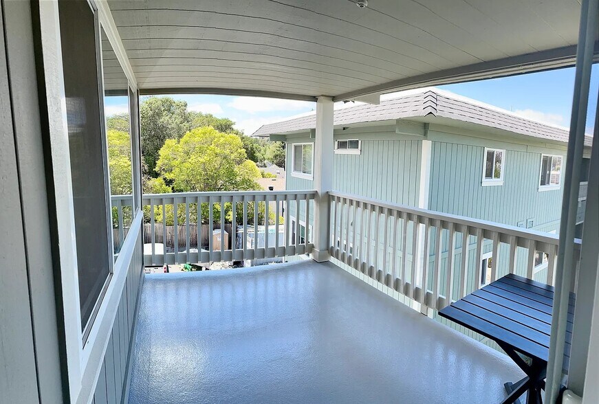 Building Photo - 142 Cherry St