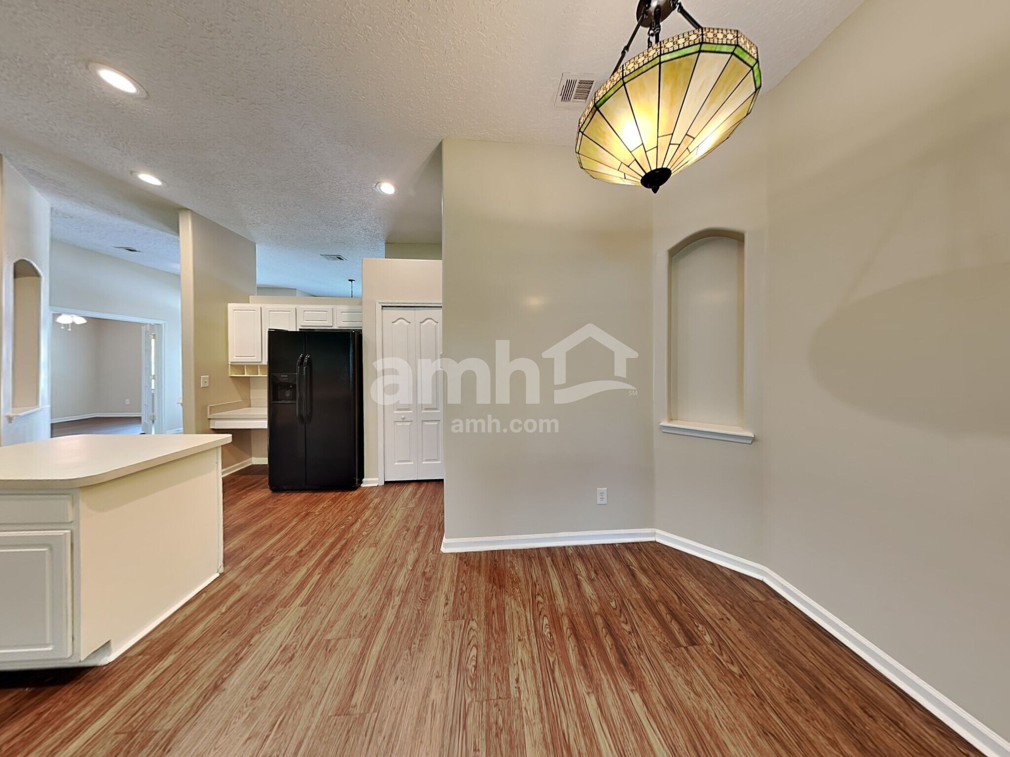 Building Photo - 8745 Edgebrook Ct