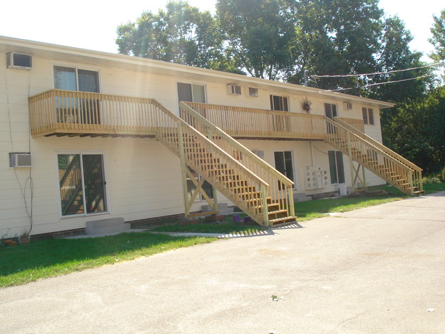 Building Photo - Walnut Apartments