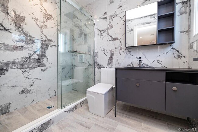 Building Photo - 622 W Penn St