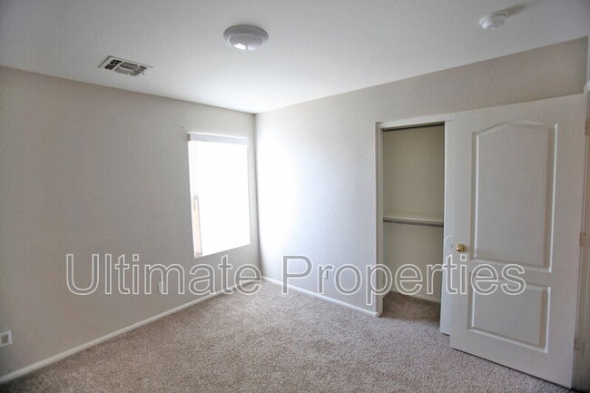 Building Photo - 15821 N 165th Ln