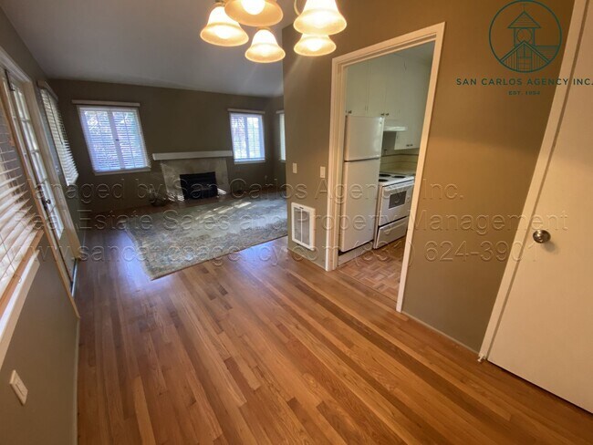 Building Photo - Adorable, Private Cottage in Jack's Peak