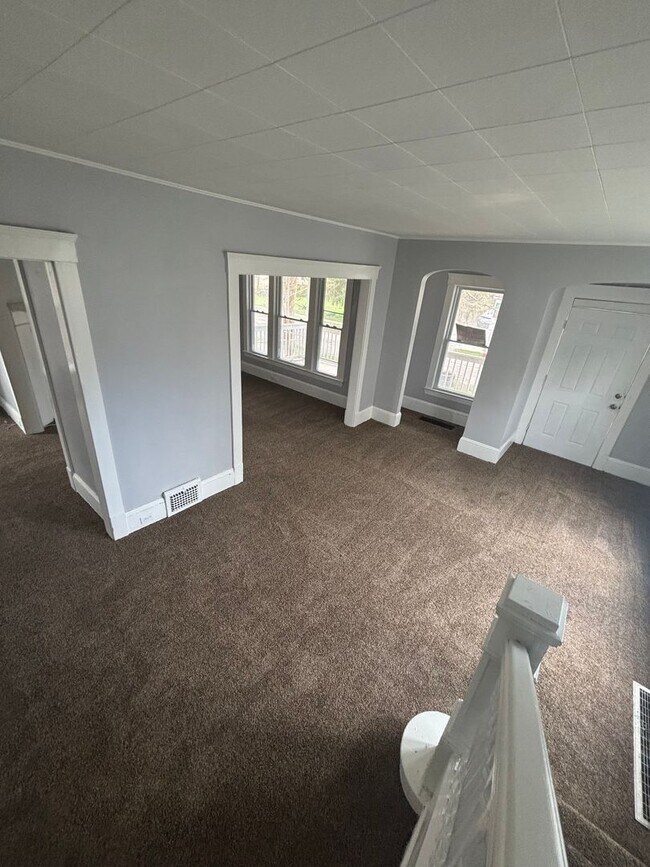 Building Photo - 4bd Single Section 8/Cash Pay