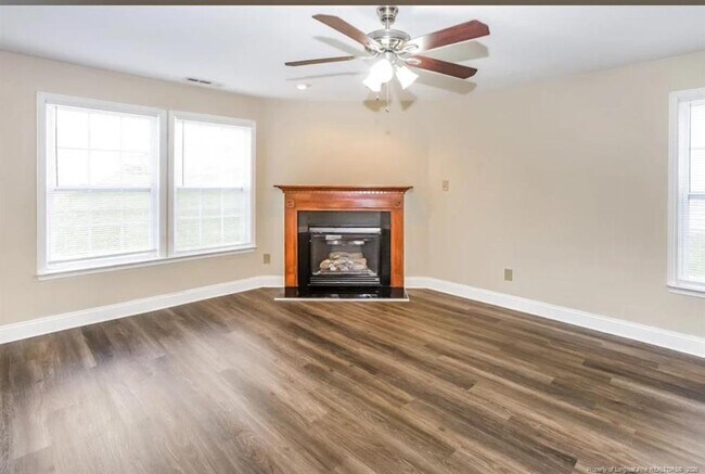 Building Photo - 956 Littleton Dr