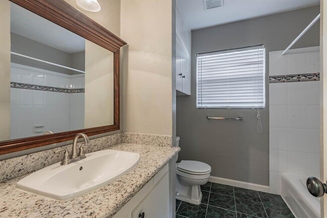 Building Photo - 1439 Richelieu Ln
