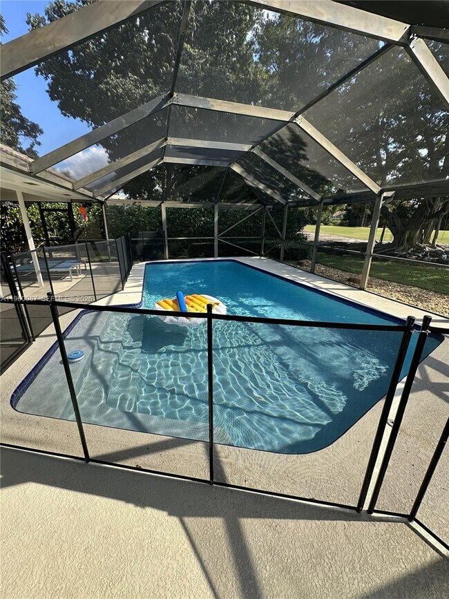 Building Photo - 2 Alnwick Rd