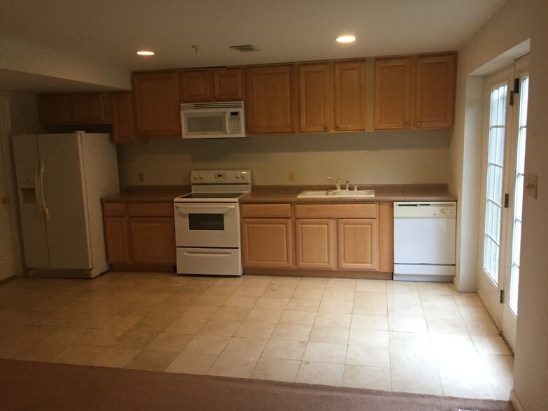 Kitchen 1G - 4300 Stablemere Ct