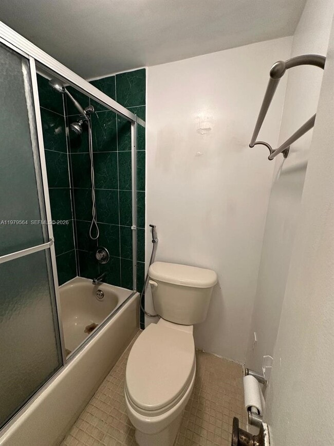 Building Photo - 9170 Fontainebleau Blvd