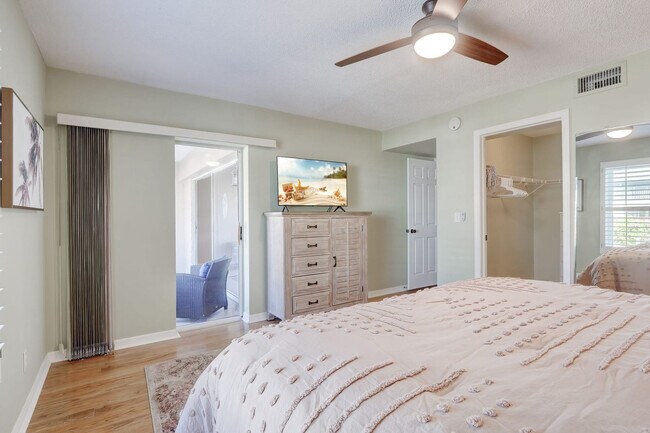 Building Photo - 1501 Chesapeake Ave