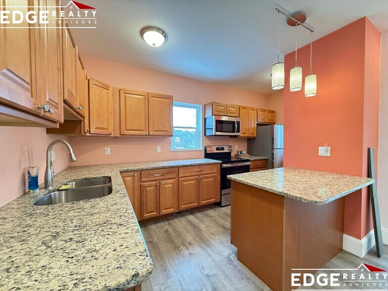 Building Photo - 12 Langley Rd