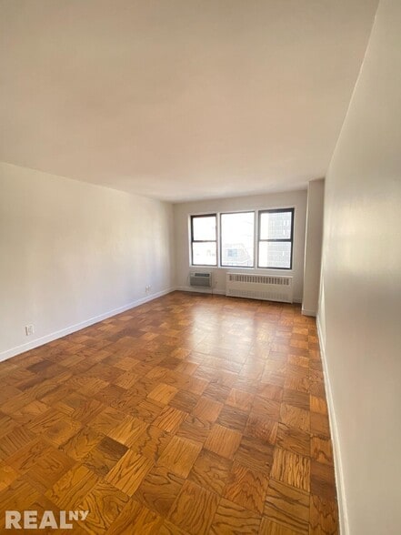 Building Photo - 236 E 36th St