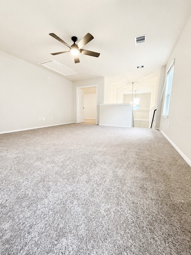 Building Photo - 40621 Guillemont Ln