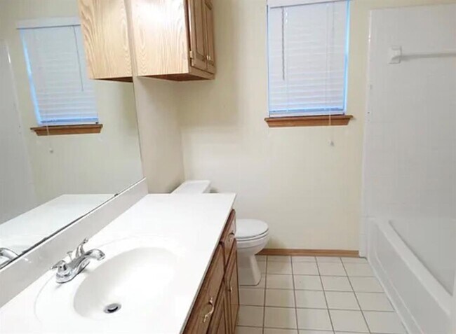 Building Photo - 8812 NW 85th Pl