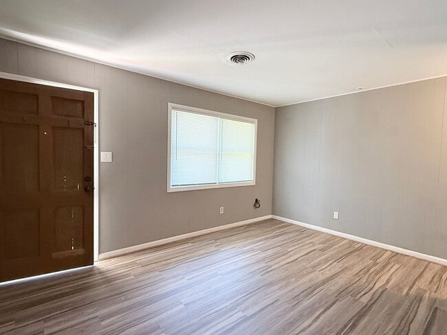 Building Photo - Ham Duplex - 4th Ave Duplex