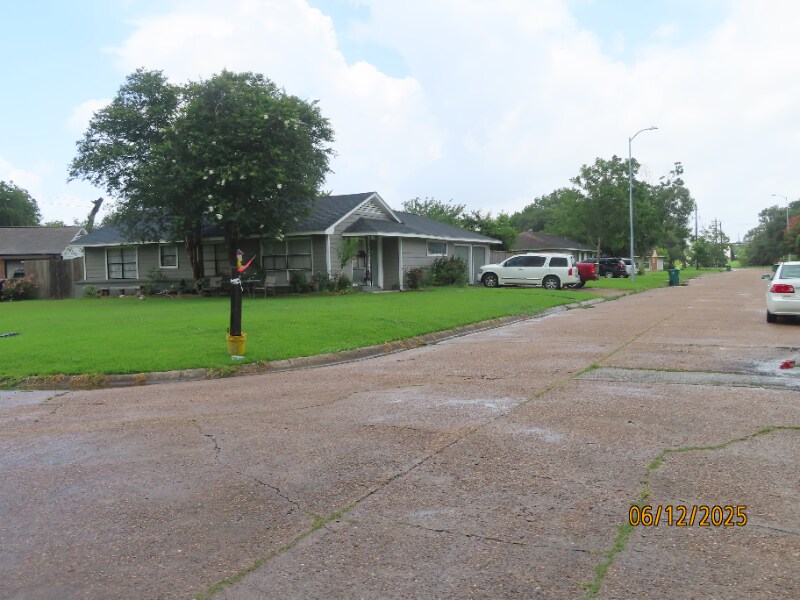 Building Photo - 10347 Duncum St