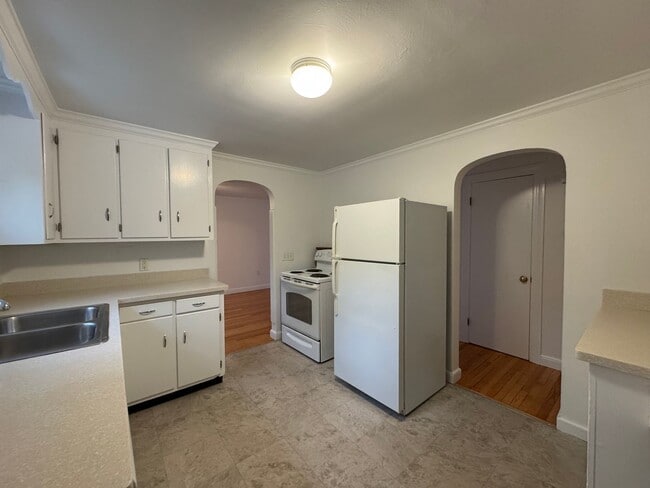 Building Photo - Pet-Ok | Charming Single-Family Ranch in Carlisle, MA | Avail 5/1