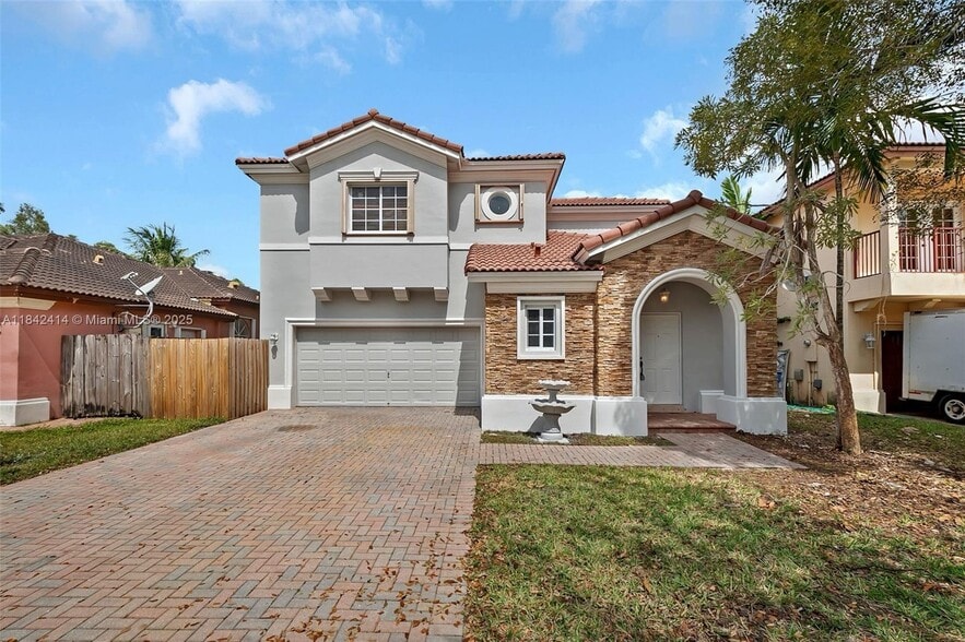 Primary Photo - 16633 SW 50th Ter