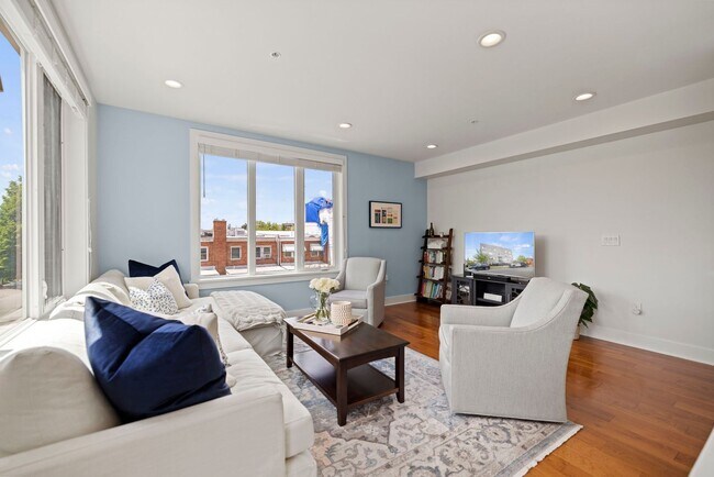 Building Photo - Totally Awesome in Trinidad! 3 bed + 2.5 B...