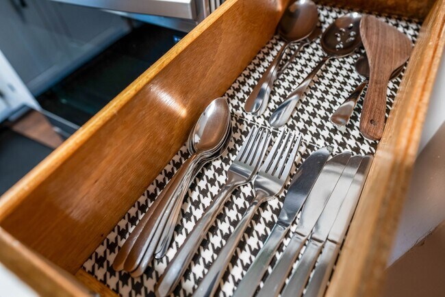 Building Photo - Hope’s Place | Cozy 2BR Condo Near Fort Campbell