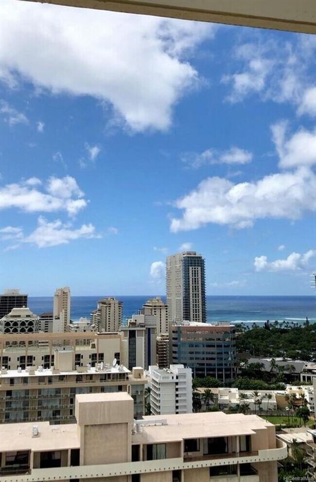 Building Photo - 2211 Ala Wai Blvd