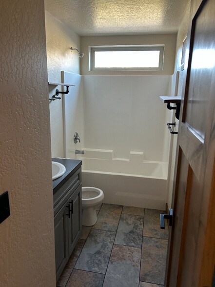 Building Photo - 6240-6243 Three Needles Ln