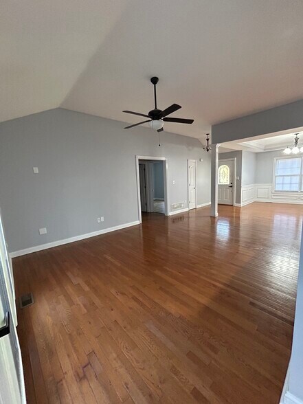 Building Photo - 343 Reynolds Dr
