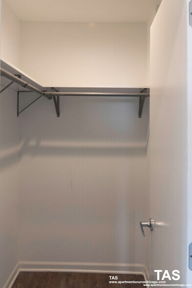 Building Photo - 940 W Winona St