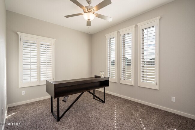 Building Photo - 252 Emerald Sun Dr