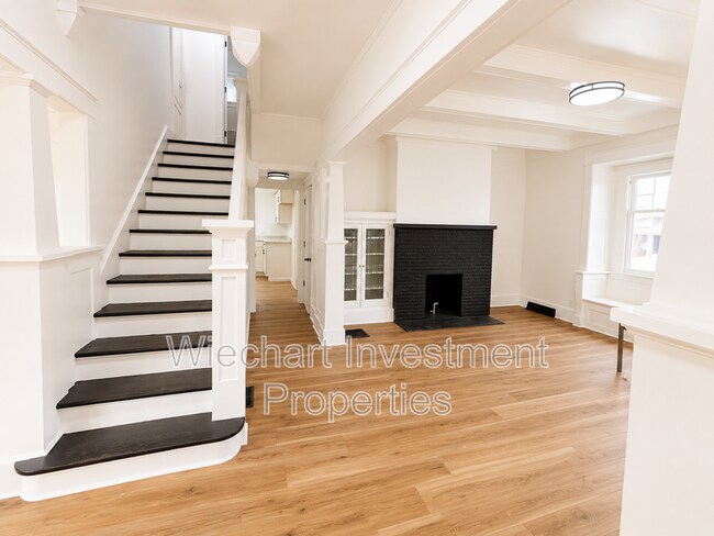 Building Photo - 201 S Blackhoof St