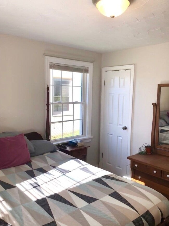 Building Photo - 1128 Sumpter St