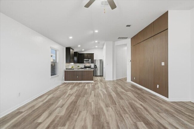 Building Photo - 19040 Kimberlite Dr