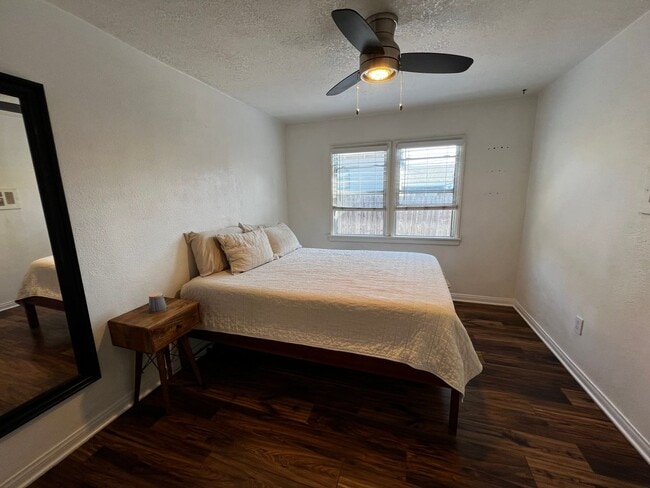 Building Photo - 1 Bedroom 1 Bath Remodeled House for Rent ...