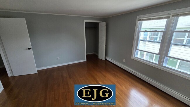 Building Photo - 158 Beech St