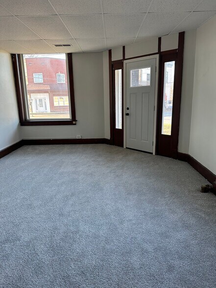 Building Photo - 3036 W Maryland St