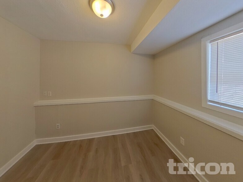 Building Photo - 1865 Swearinger Dr