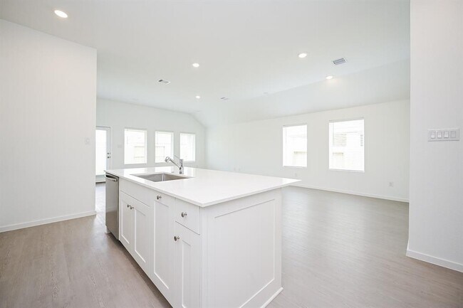 Building Photo - 26811 Tree Mallow Dr