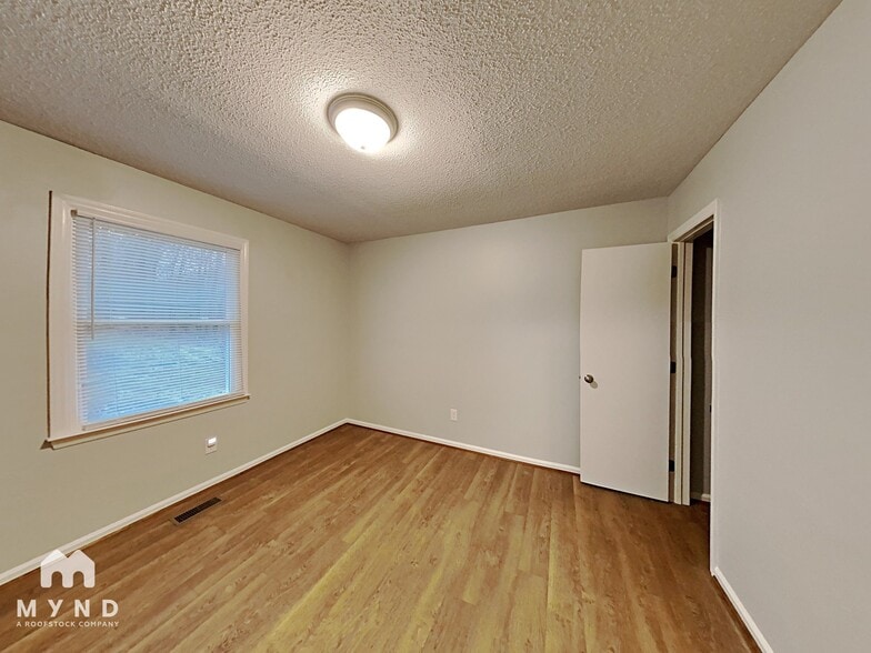 Building Photo - 4629 Longbriar Dr