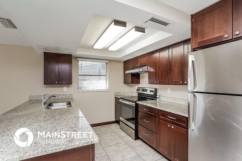 Building Photo - 11612 Crystal Lake Dr