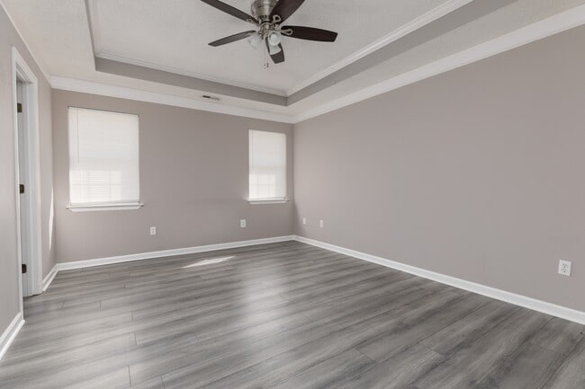 Building Photo - 323 Willow Oak Dr