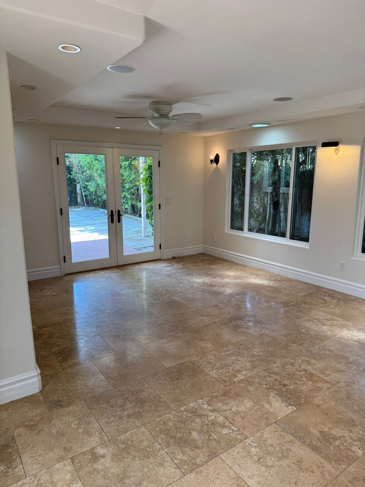 Building Photo - 304 Portland Cir