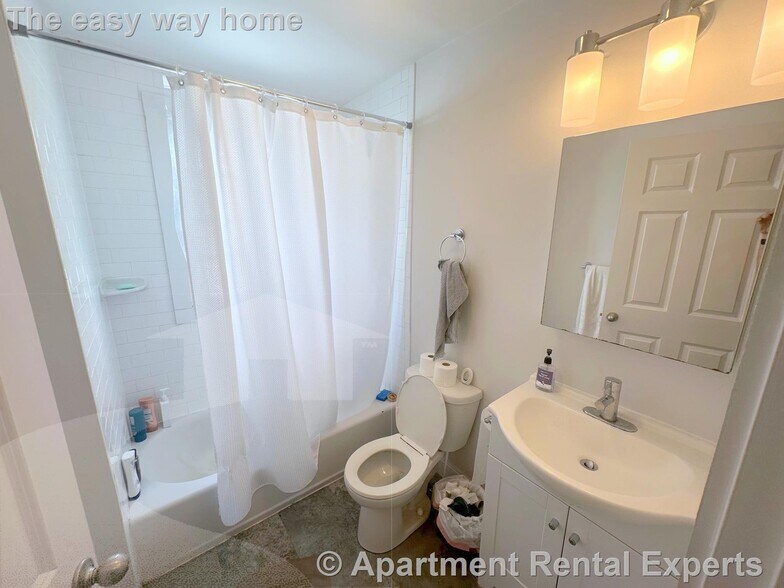 Building Photo - 39 Bradley St