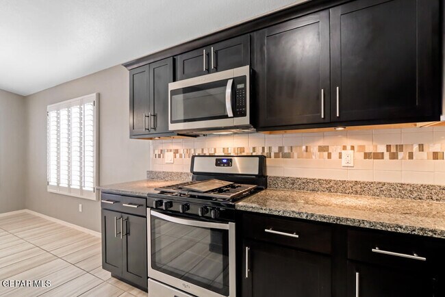 Building Photo - 1908 Thomas Lackland St