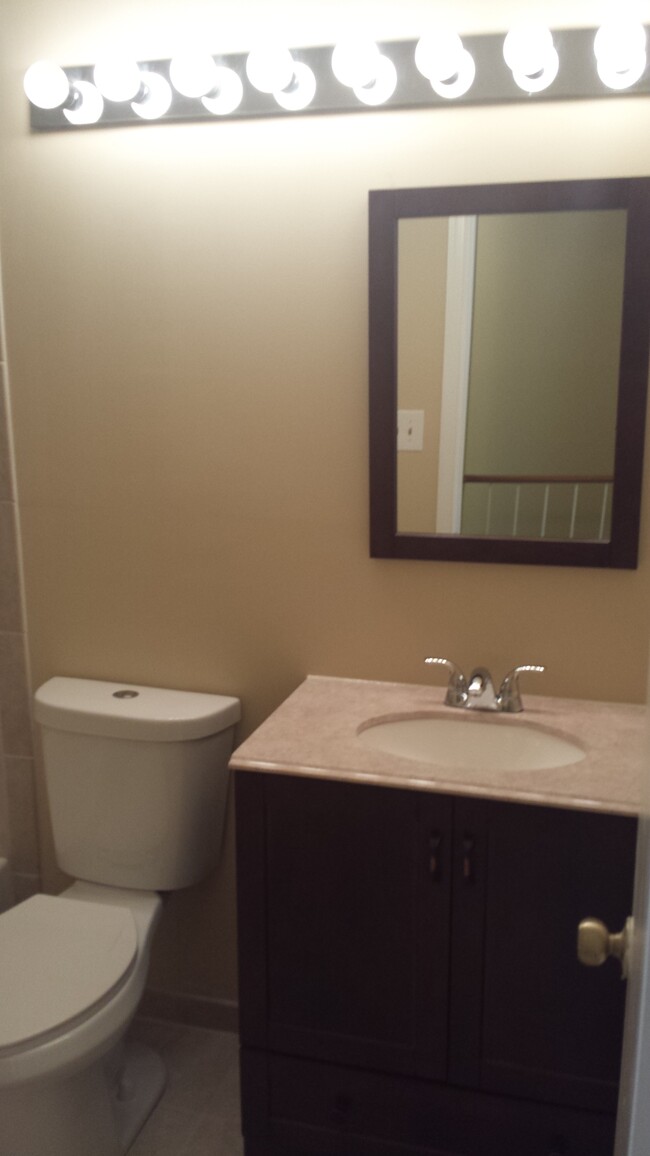 Upper Level Bath - 5682 Cabells Mill Ct