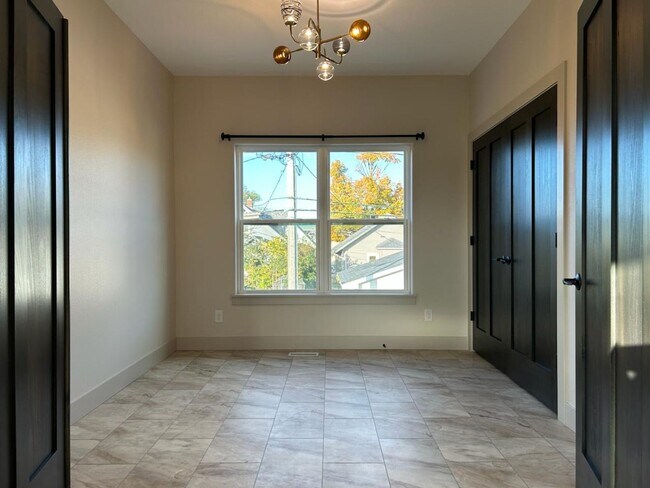 Building Photo - 940 M St SW