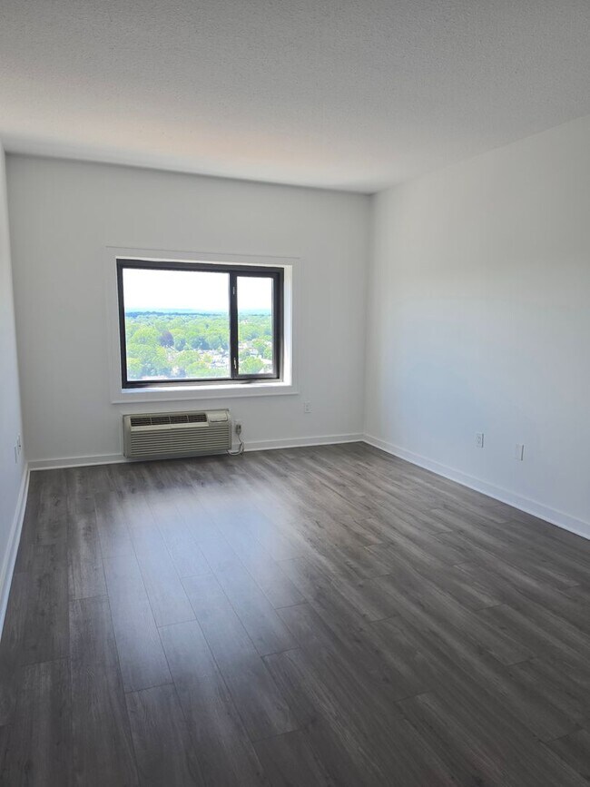Building Photo - Be the first to occupy this renovated 2-bedroom & 2 full bathrooms condominium with lots of ameni...
