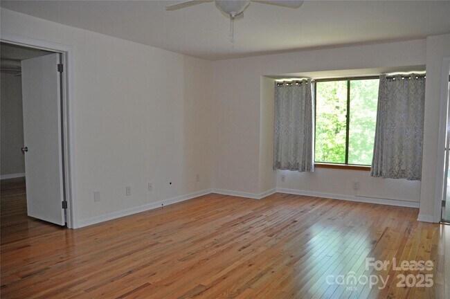 Building Photo - 305 Grady Ave