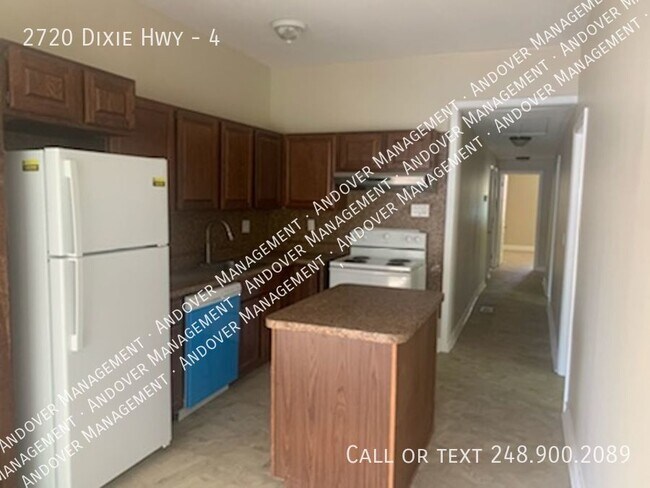 Primary Photo - Silver Lake Apartments with Lake Views