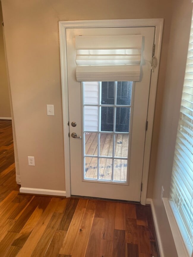 Building Photo - Updated 2  Bedroom, 2 Bath Condo  - Westwood Village at Charter Colony