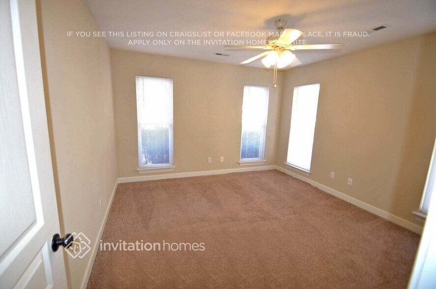 Building Photo - 1807 Chantilly Ln