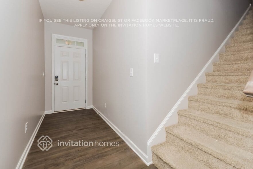 Building Photo - 119 Woodhouse Cir